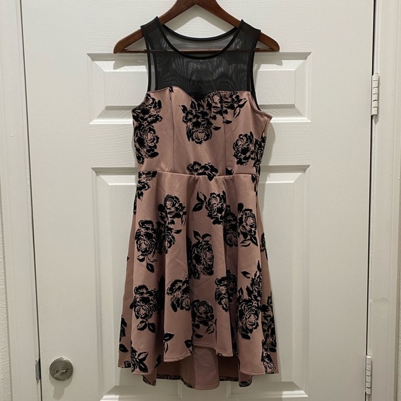 Beautiful Girl’s Large Dress in Rose/Gold, Black with Mesh Neckline - Picture 1 of 6